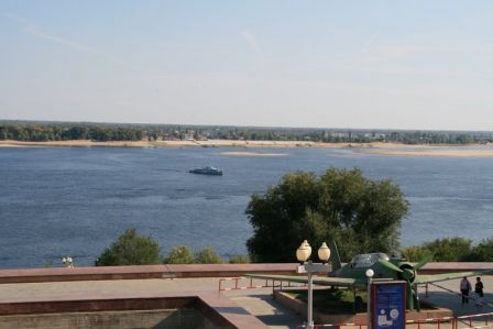 devant le musée la Volga